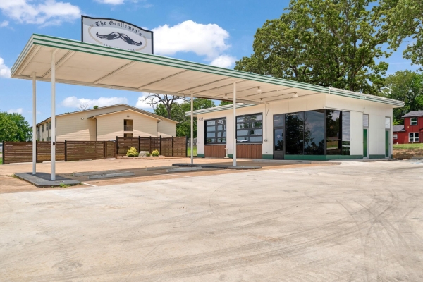 Listing Image #3 - Others for sale at 3015 Clarksville St., Paris TX 75460