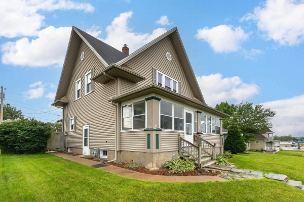 Listing Image #2 - Others for sale at 612 State Street, Bellevue IA 52031