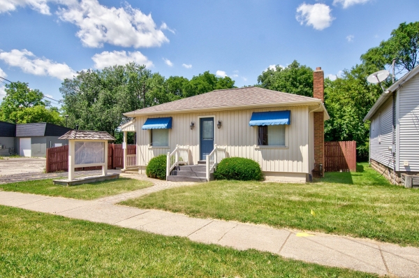 Listing Image #1 - Retail for sale at 232 W Prospect Street, Jackson MI 49203