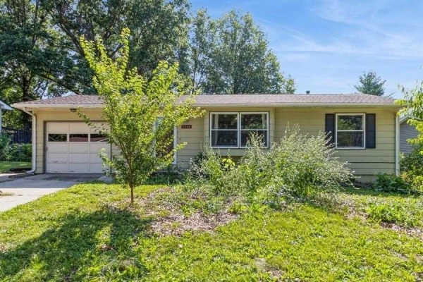 Listing Image #2 - Others for sale at 2248 Bancroft, Iowacity IA 52245