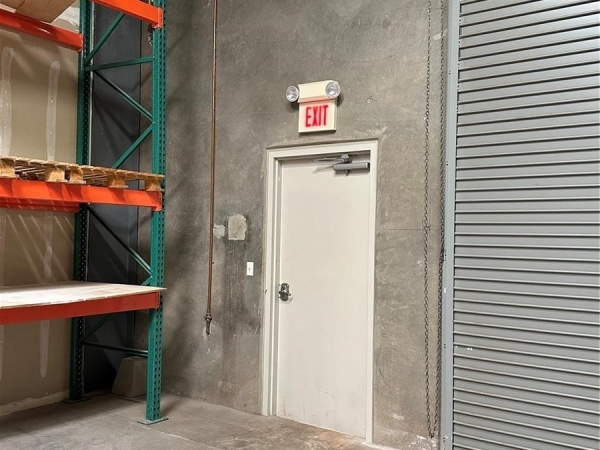 Listing Image #3 - Industrial for sale at 2045 Lauwiliwili St, Kapolei HI 96707