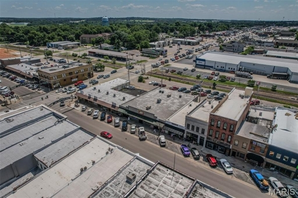 Listing Image #2 - Others for sale at 104 W Commercial Street, Lebanon MO 65536