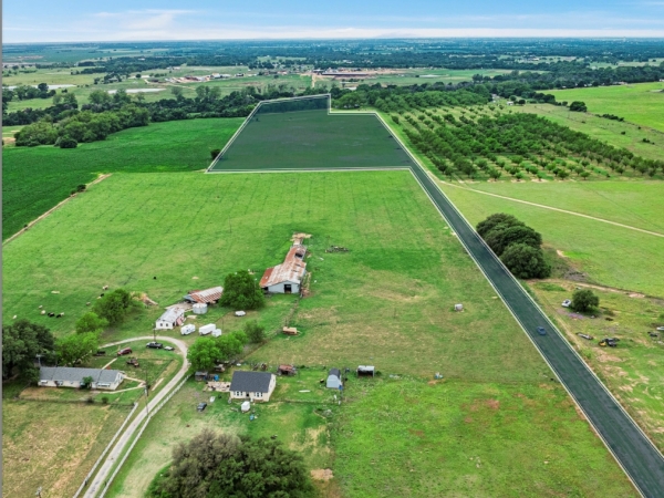 Listing Image #3 - Land for sale at 12181 Gholson Rd, Waco TX 76705