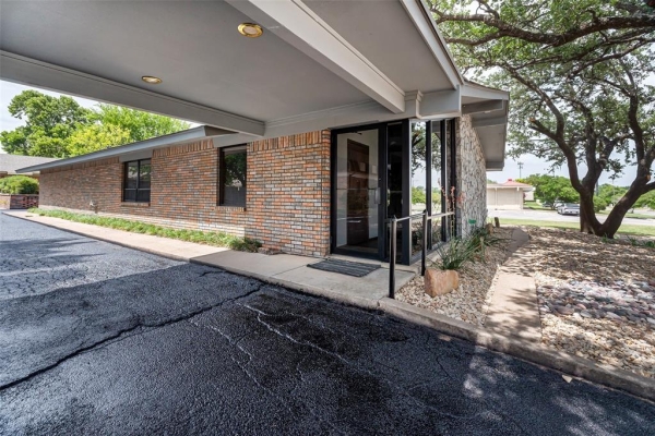 Listing Image #2 - Industrial for sale at 1512 Crestridge., Cleburne TX 76033