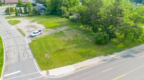 Listing Image #1 - Land for sale at 915 E Broomfield Road, Mt Pleasant MI 48858