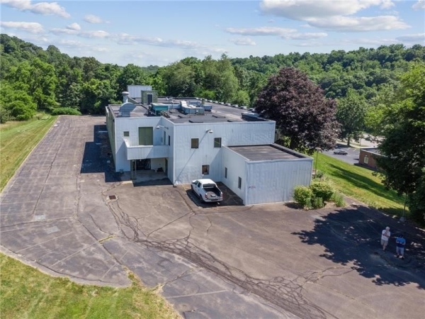 Listing Image #3 - Others for sale at 520 Pleasant Valley Rd, Trafford PA 15085