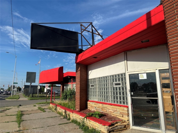 Listing Image #2 - Others for sale at 15400 Gratiot Avenue, Detroit MI 48205