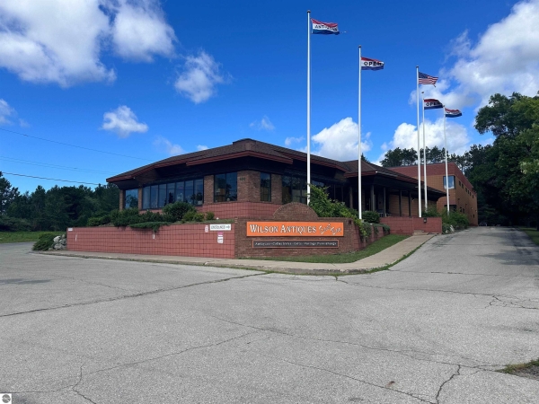 Listing Image #2 - Retail for sale at 5600 Us-31 N, Williamsburg MI 49690