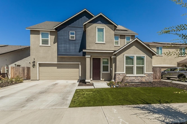 Listing Image #1 - Others for sale at 2242 S Manzanita Court, Visalia CA 93292