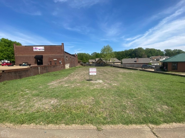 Listing Image #1 - Land for sale at Lot 2 Southwest Square, Jonesboro AR 72401