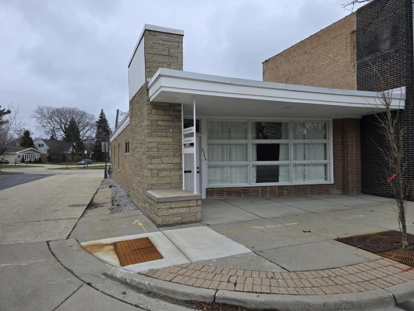Listing Image #1 - Retail for sale at 8348 Lincoln Avenue, Skokie IL 60077