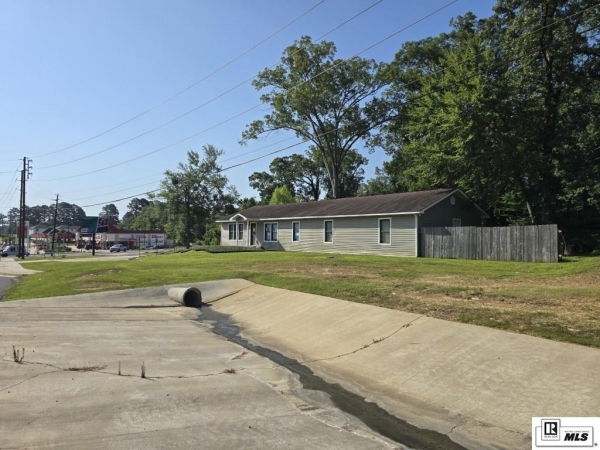 Listing Image #2 - Industrial for sale at 2709 ARKANSAS ROAD, West Monroe LA 71292