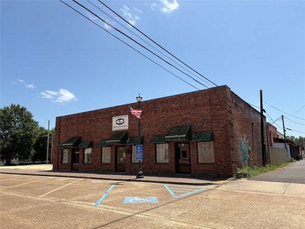 Listing Image #1 - Others for sale at 125 E Louisiana Avenue, Vivian LA 71082