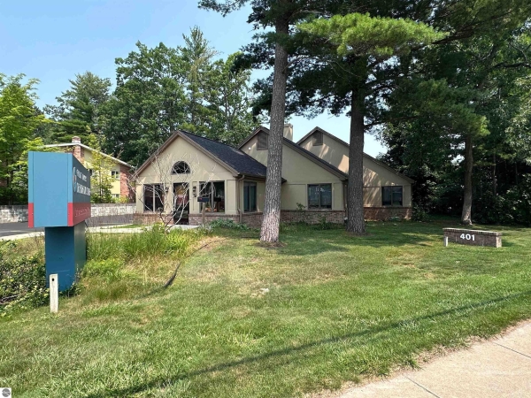Listing Image #1 - Office for sale at 401 Munson Avenue, Traverse City MI 49686