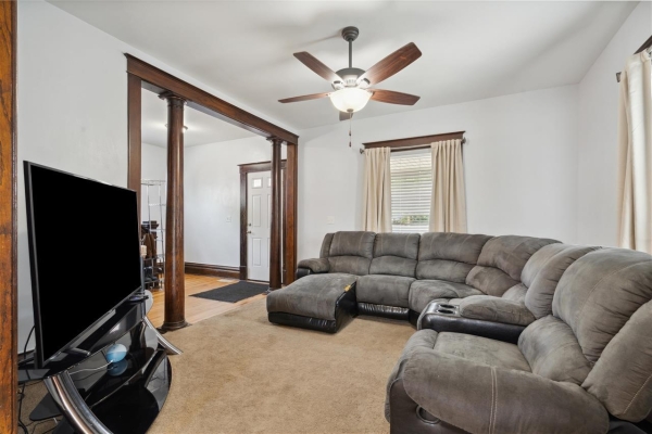 Listing Image #3 - Others for sale at 715 SW 9th Ave, Cedarrapids IA 52404