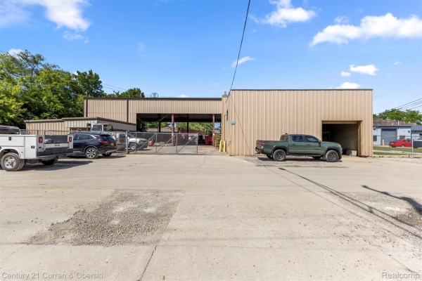 Listing Image #3 - Others for sale at 16136 White Avenue, Allen Park MI 48101