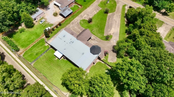 Listing Image #2 - Office for sale at 807 N Monroe Street, Clinton MS 39056