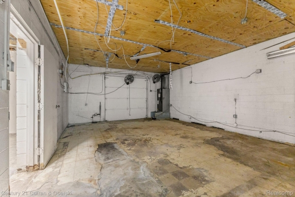 Listing Image #3 - Others for sale at 12375 E 8 Mile Road, Warren MI 48089