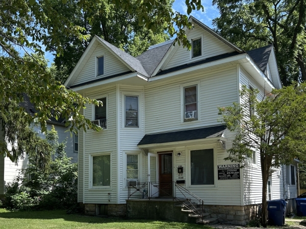 Listing Image #1 - Multi-family for sale at 416 College Avenue, Dekalb IL 60115