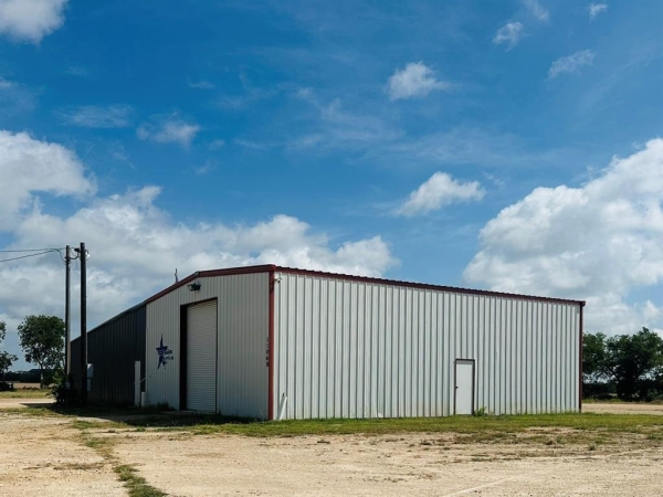 Listing Image #2 - Industrial for sale at 1106 W Kilpatrick Avenue A, Cleburne TX 76033