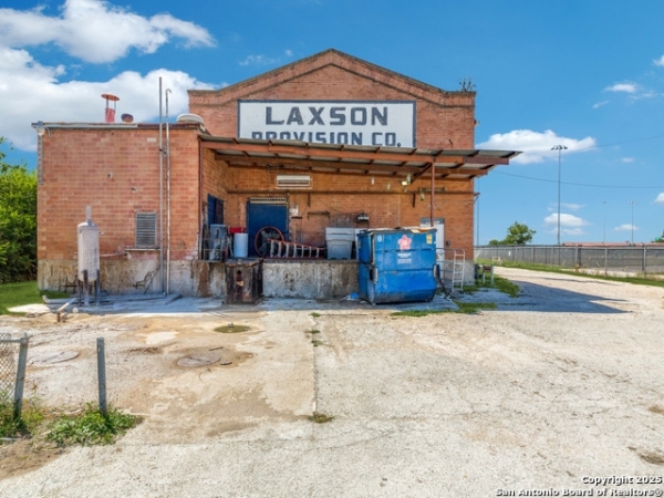 Listing Image #2 - Others for sale at 264 W Lachapelle, San Antonio TX 78204