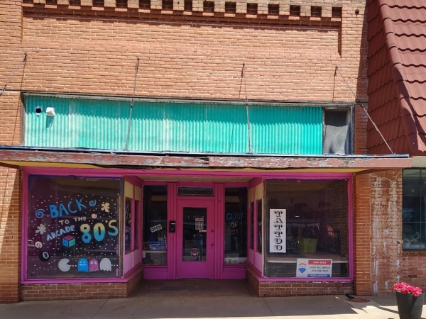 Listing Image #1 - Retail for sale at 112 N Main St, Shamrock TX 79079