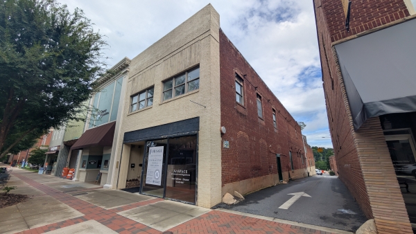 Listing Image #1 - Retail for sale at 120 W Broad St, Statesville NC 28677