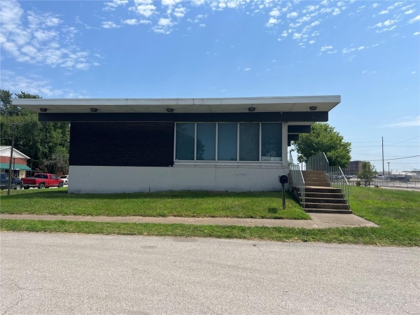Listing Image #3 - Others for sale at 928 Niedringhaus Ave, Granite City IL 62040
