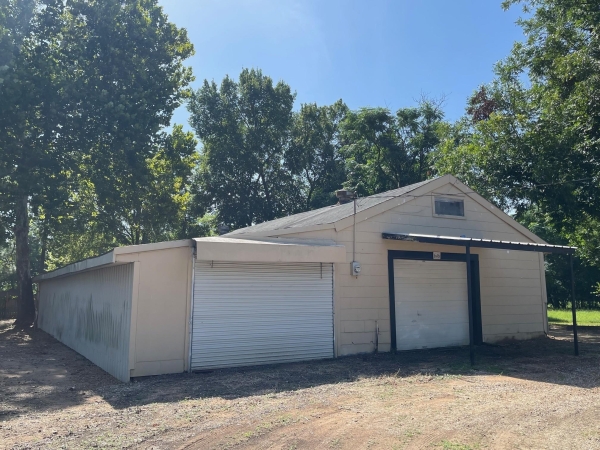 Listing Image #2 - Others for sale at 646 NE 19th Street, Paris TX 75460