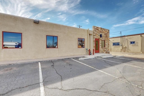 Listing Image #2 - Retail for sale at 1121 SAN MATEO Boulevard NE, Albuquerque NM 87110