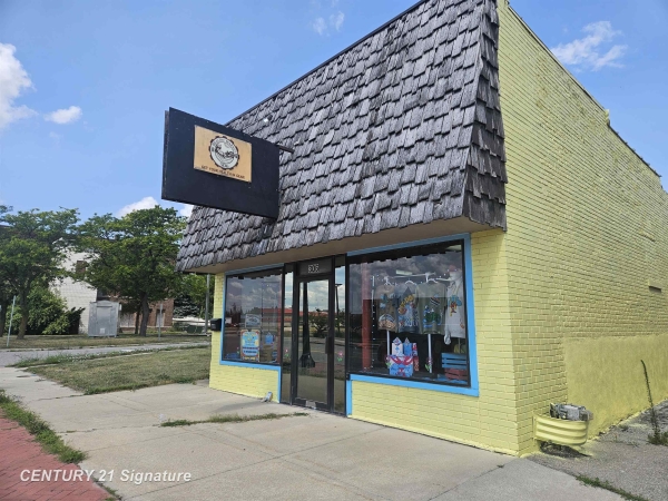 Listing Image #1 - Retail for sale at 306 Salzburg, Bay City MI 48706