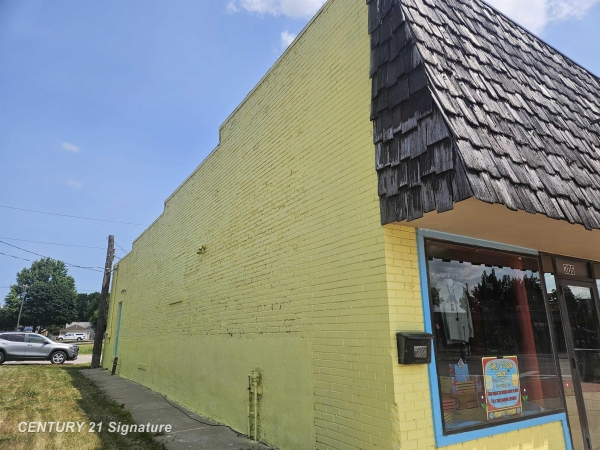 Listing Image #3 - Retail for sale at 306 Salzburg, Bay City MI 48706
