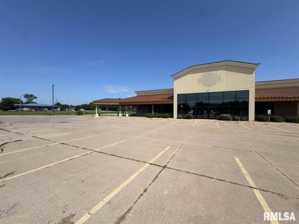 Listing Image #3 - Others for sale at 131 S Soangetaha Road, Galesburg IL 61401