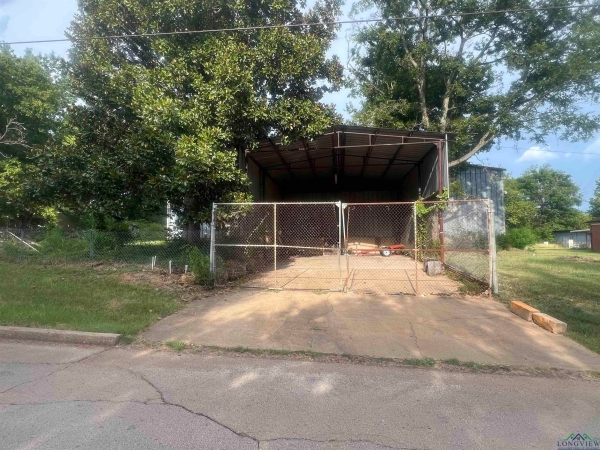 Listing Image #1 - Others for sale at 1910 N Franklin, Marshall TX 75670