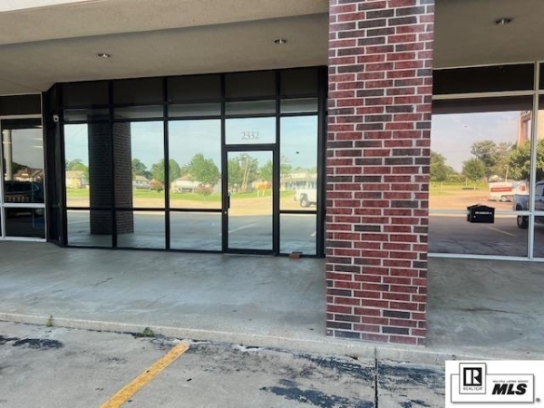 Listing Image #3 - Retail for sale at 2332 STERLINGTON ROAD, Monroe LA 71203