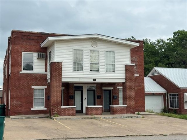 Listing Image #1 - Multi-family for sale at 105 S Poplar Street, Sapulpa OK 74066
