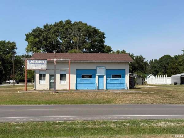 Listing Image #1 - Others for sale at 1069 State Route 4, Willisville IL 62997