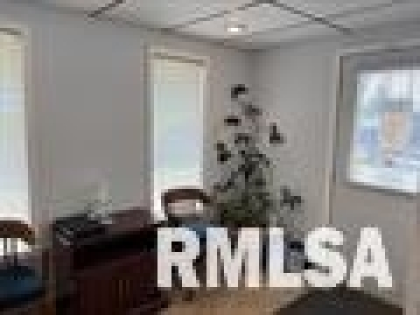 Listing Image #3 - Office for sale at 308 S Court St, Marion IL 62959