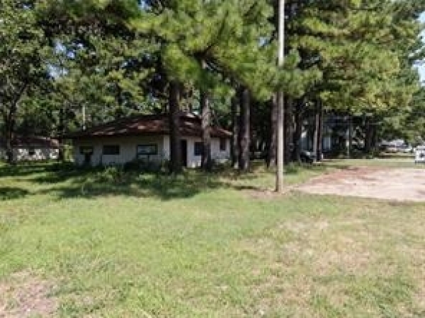 Listing Image #2 - Office for sale at 500 S Muskogee Ave, Okmulgee OK 74447