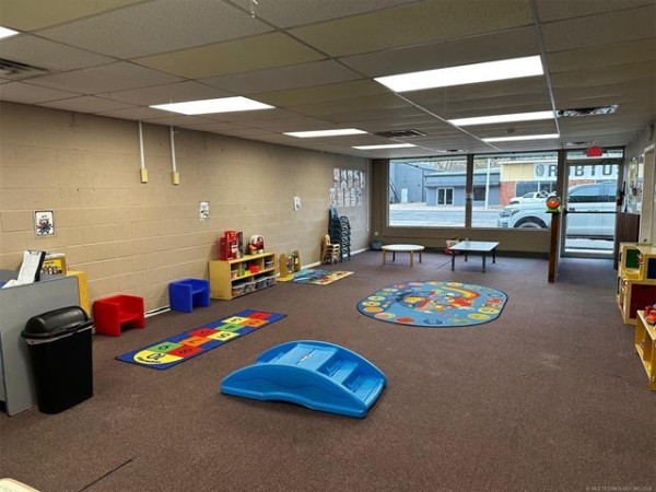 Listing Image #2 - Office for sale at 401 S 2nd Street, Stillwell OK 74960