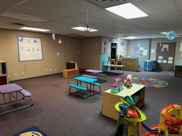 Listing Image #3 - Office for sale at 401 S 2nd Street, Stillwell OK 74960