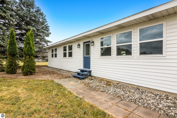 Listing Image #2 - Retail for sale at 3066 S M-37, Traverse City MI 49685