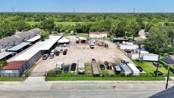 Listing Image #1 - Land for sale at 1915 Sherwood Forest St, Houston TX 77043