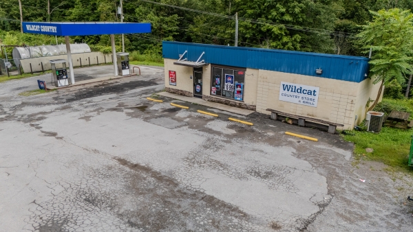 Listing Image #2 - Retail for sale at 8249 US 119, Calvin KY 40813