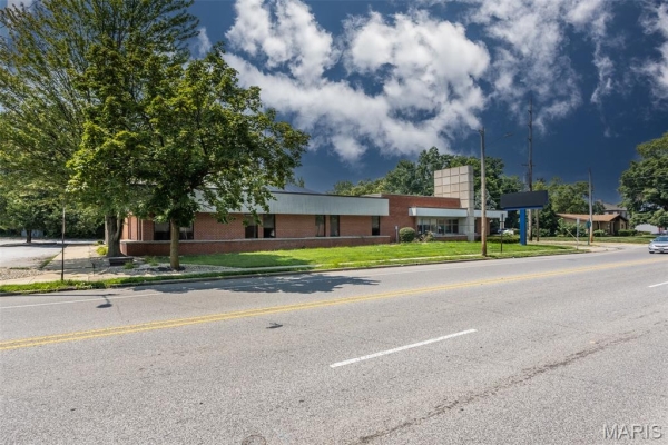 Listing Image #3 - Retail for sale at 1520 Washington Avenue, Alton IL 62002