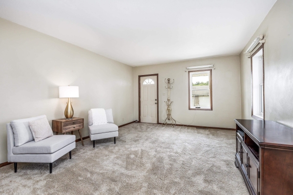 Listing Image #3 - Others for sale at 2915 White Street, Dubuque IA 52001