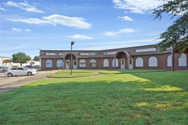 Listing Image #2 - Office for sale at 508 W Atlanta Street, Broken Arrow OK 74012