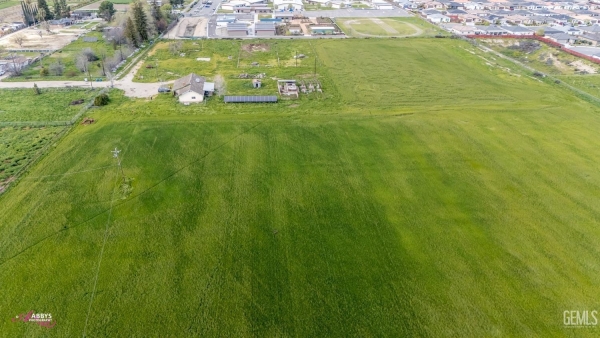 Listing Image #1 - Land for sale at 3045 Emerson Way, Bakersfield CA 93313