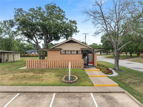 Listing Image #3 - Office for sale at 601 Mary Lake Drive, Bryan TX 77801
