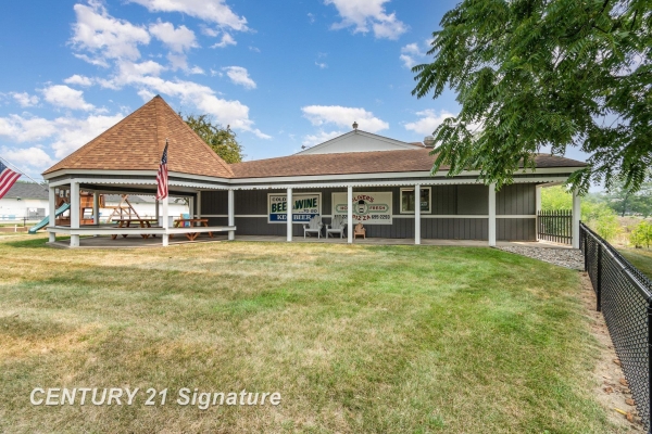 Listing Image #2 - Others for sale at 180 King, Freeland MI 48623